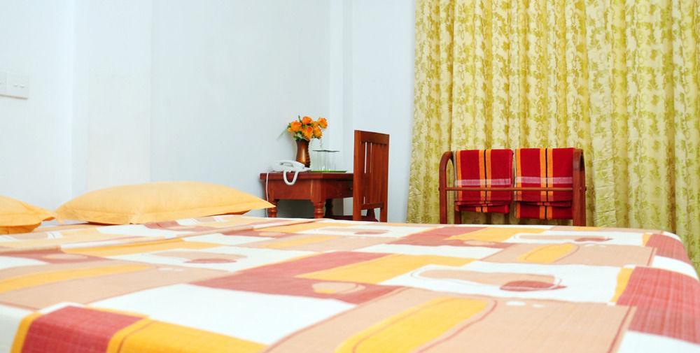 Oyo 290 Night Station Hotel Panadura Luaran gambar
