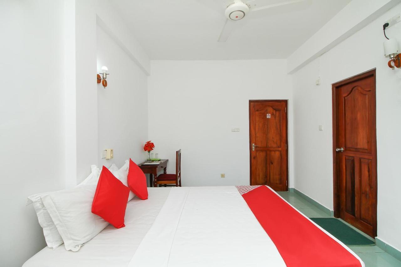Oyo 290 Night Station Hotel Panadura Luaran gambar